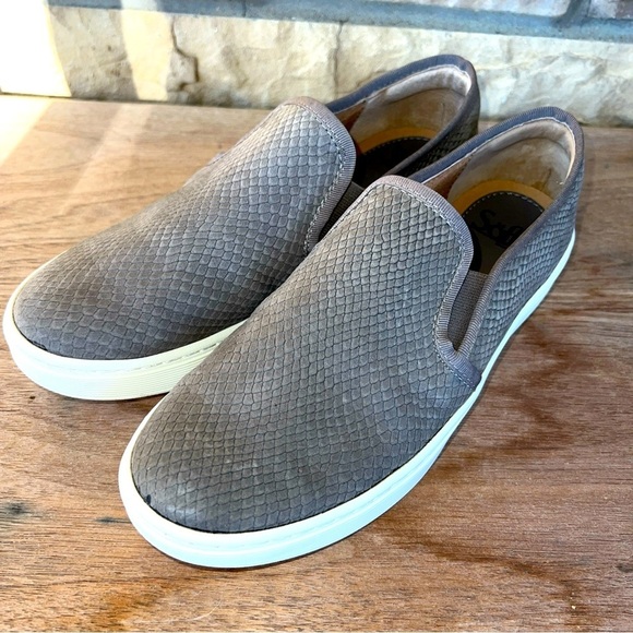 SOFFT Snake Embossed Casual Loafers Size 8.5M Gray Leather - Picture 1 of 11